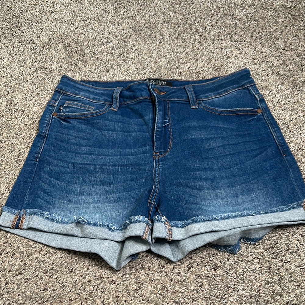 Judy blue High rise denim shorts size 29